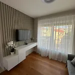 Bozur-a Modern And Comfy Place For 3 Persons דירה זאדאר