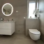 Bozur-a Modern And Comfy Place For 3 Persons זאדאר