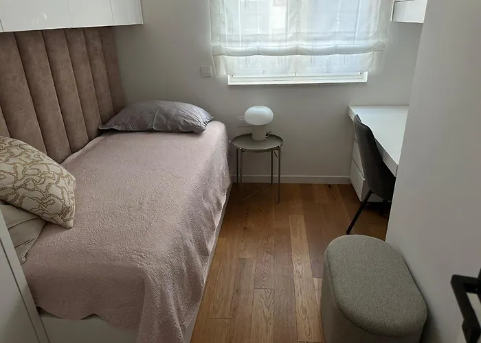 Bozur-a Modern And Comfy Place For 3 Persons Apartament *