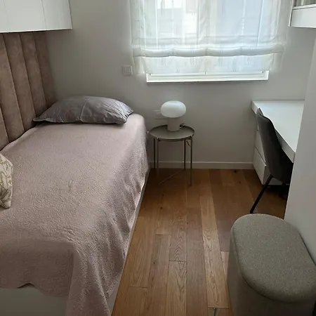 Bozur-a Modern And Comfy Place For 3 Persons Apartment *