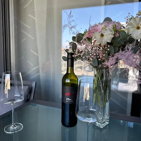 Bozur-a Modern And Comfy Place For 3 Persons Apartment *