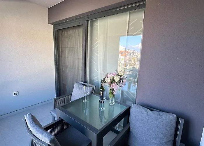 Bozur-a Modern And Comfy Place For 3 Persons