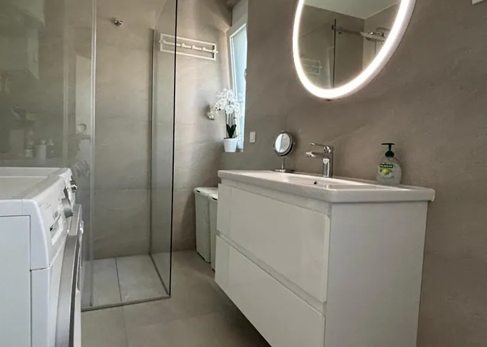 Bozur-a Modern And Comfy Place For 3 Persons